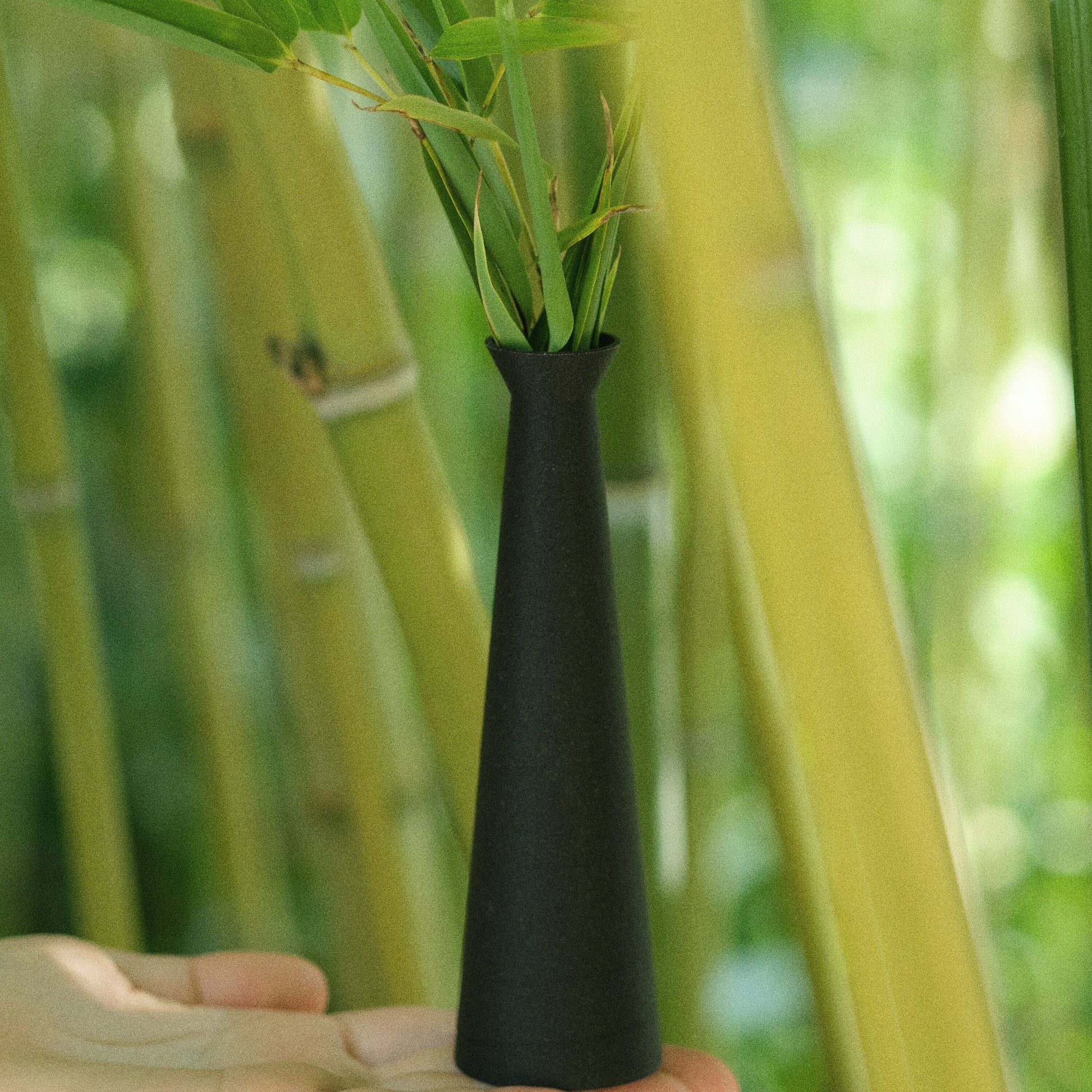 Vase Noir Durable | Sustainable Black Vase
